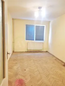 Apartament 2 camere semidecomandat, zona Stadionului - Bacau