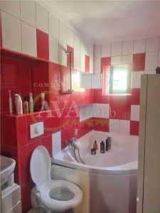 Apartament 3 camere, etaj 1, 2 balcoane, zona Neagoe Voda - foto 4