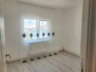 Apartament 2 camere decomandate, zona Ura - foto 4