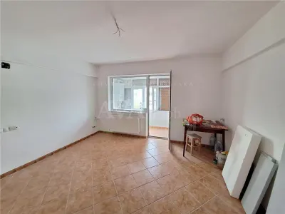 Apartament 4 camere decomandat Milcov-Bacau - foto 2
