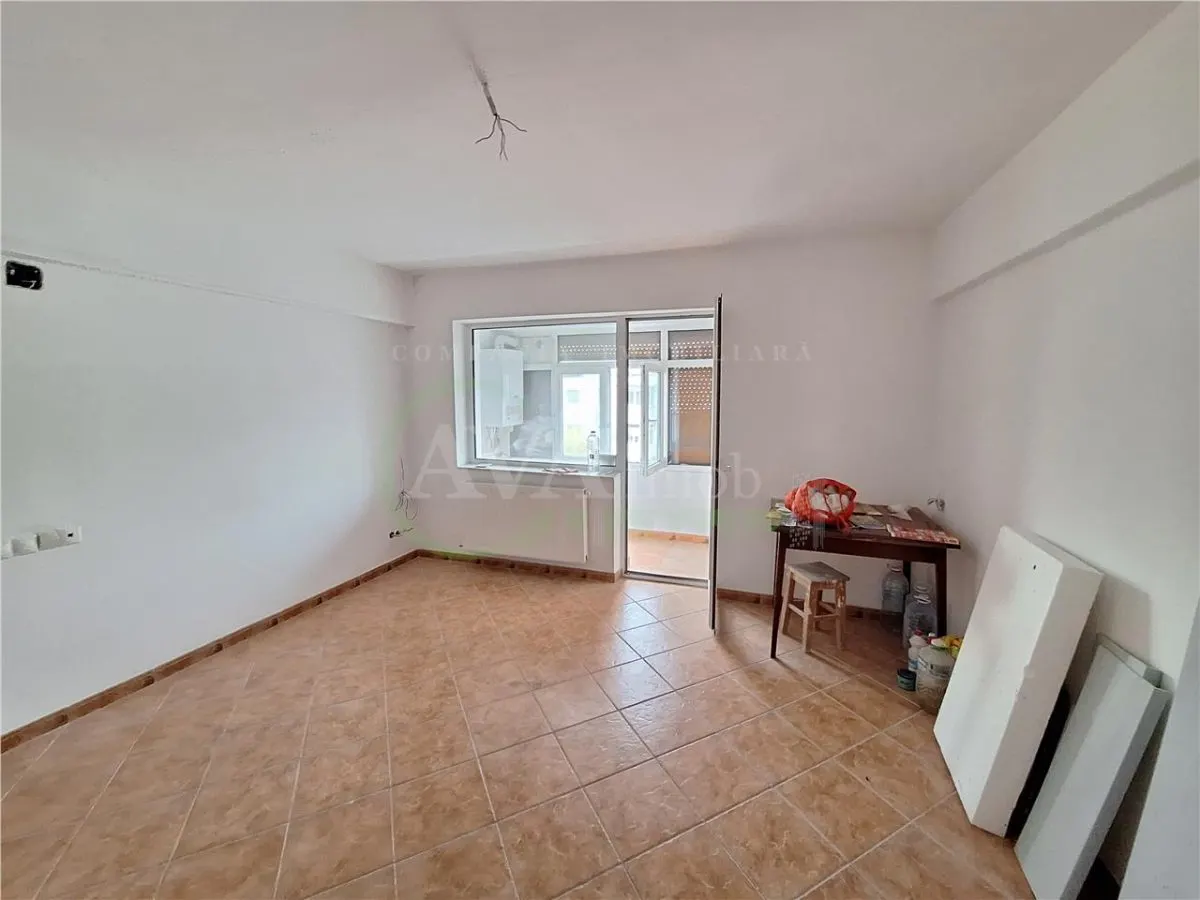 Apartament 4 camere decomandat Milcov-Bacau - foto 2