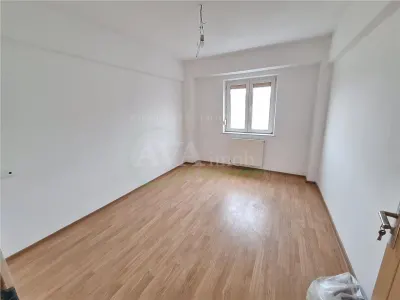 Apartament 4 camere decomandat Milcov-Bacau - foto 11