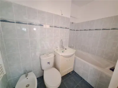 Apartament 4 camere decomandat Milcov-Bacau - foto 13