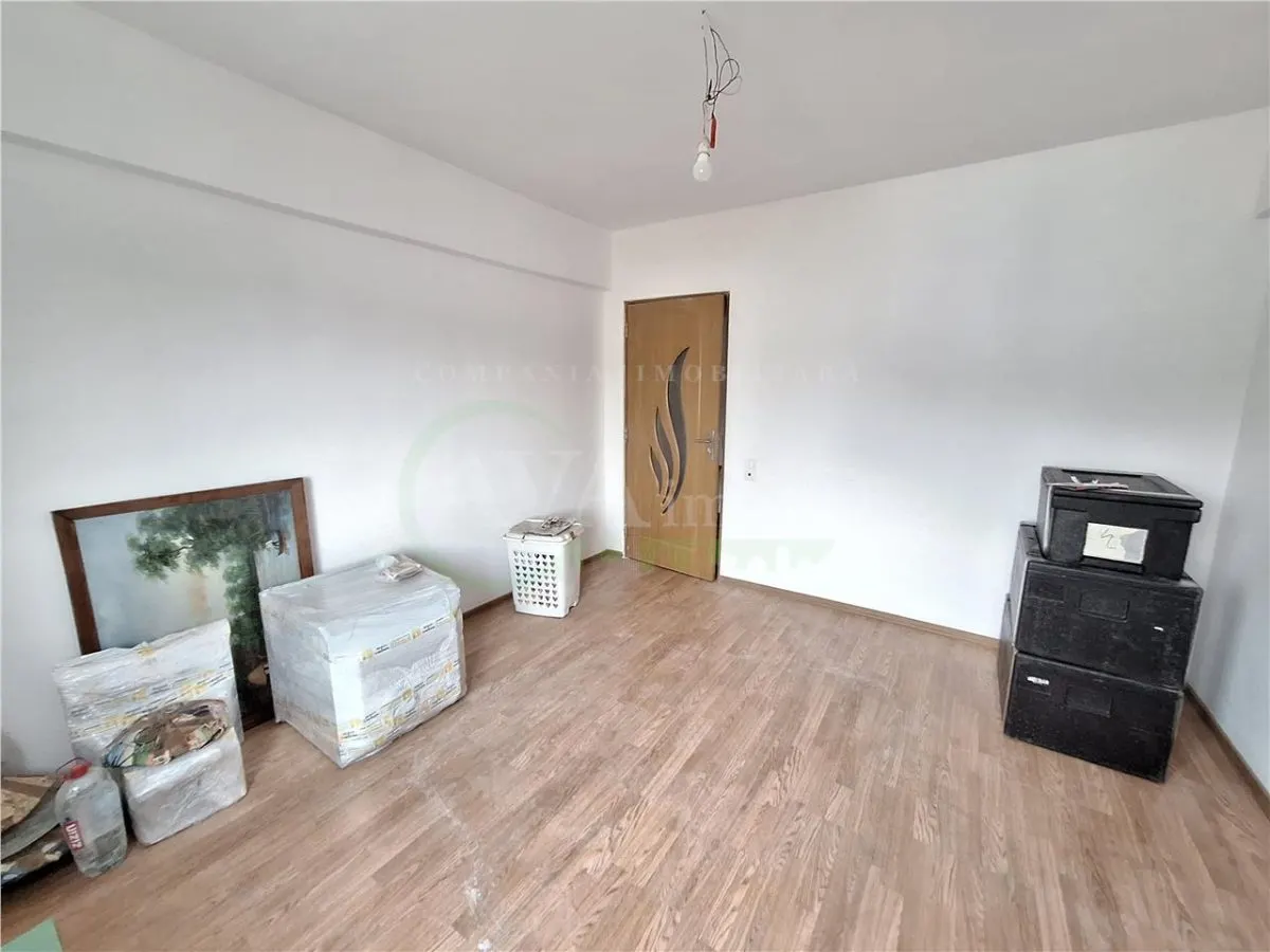 Apartament 4 camere decomandat Milcov-Bacau - foto 6