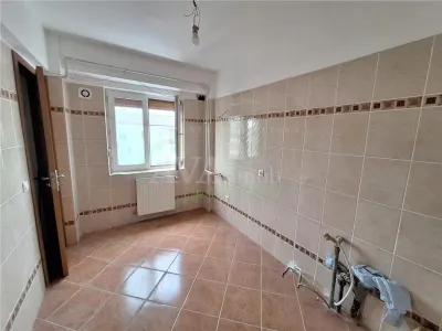 Apartament 4 camere decomandat Milcov-Bacau - foto 7