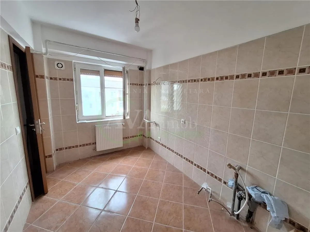 Apartament 4 camere decomandat Milcov-Bacau - foto 7