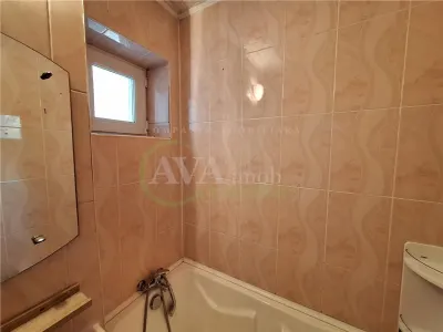 Apartament 3 decomandate, etaj 2, zona Milcov-Bacau - foto 11
