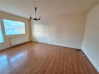 Apartament 3 decomandate, etaj 2, zona Milcov-Bacau - foto 8