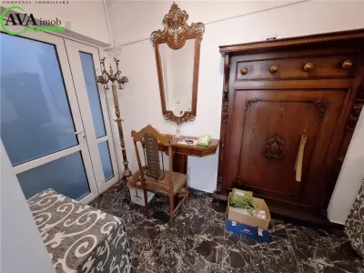 Apartament 4 camere, 3 balcoane, zona centru - foto 15