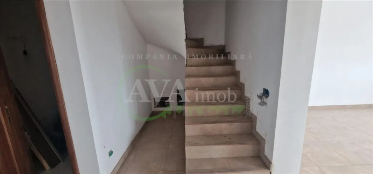 Casa 4 camere , 140 mp, teren 600 mp, zona Hemeius - foto 4