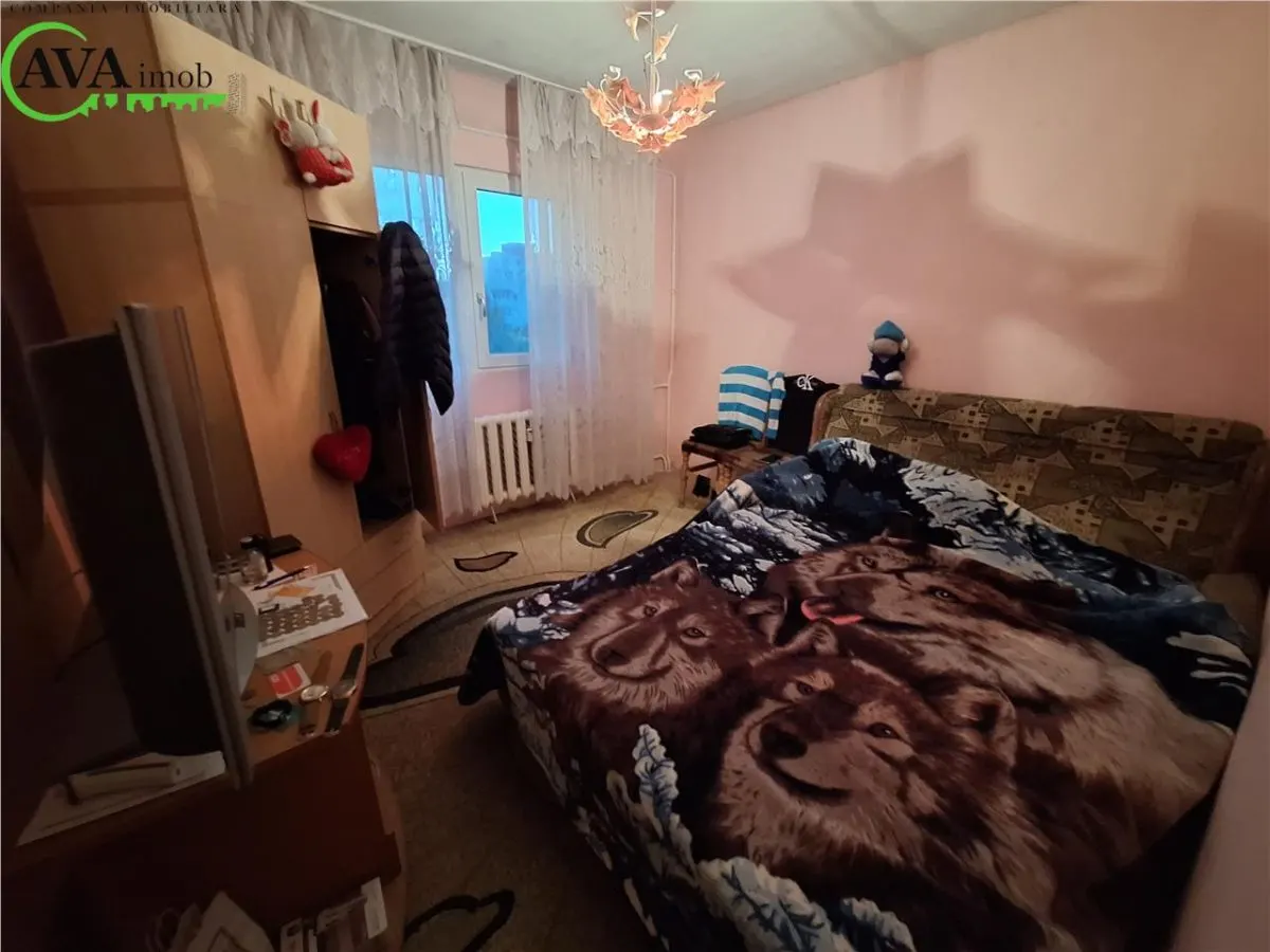Apartament 4 camere decomandat,2 bai, zona Narcisa - foto 5