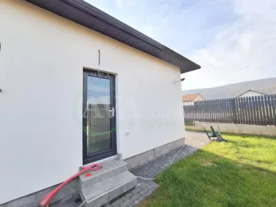 Casa parter, 72 mp, teren 270 mp, 3 camere, zona Hemeius - foto 11
