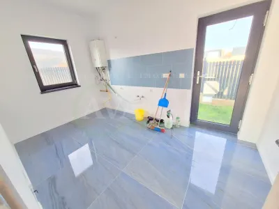 Casa parter, 72 mp, teren 270 mp, 3 camere, zona Hemeius - foto 4