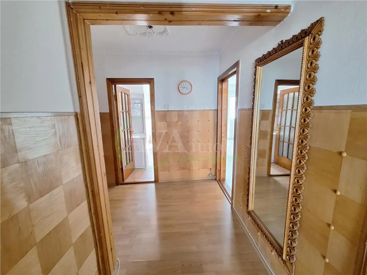 Apartament 3 camere decomandat , zona Nord-Bacau - foto 9