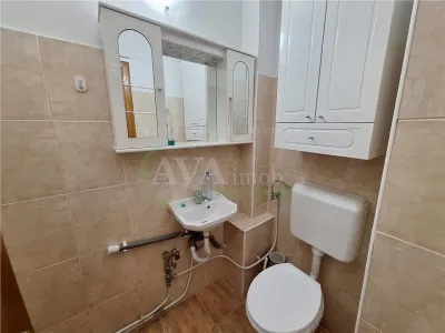 Apartament 3 camere decomandat , zona Nord-Bacau - foto 10