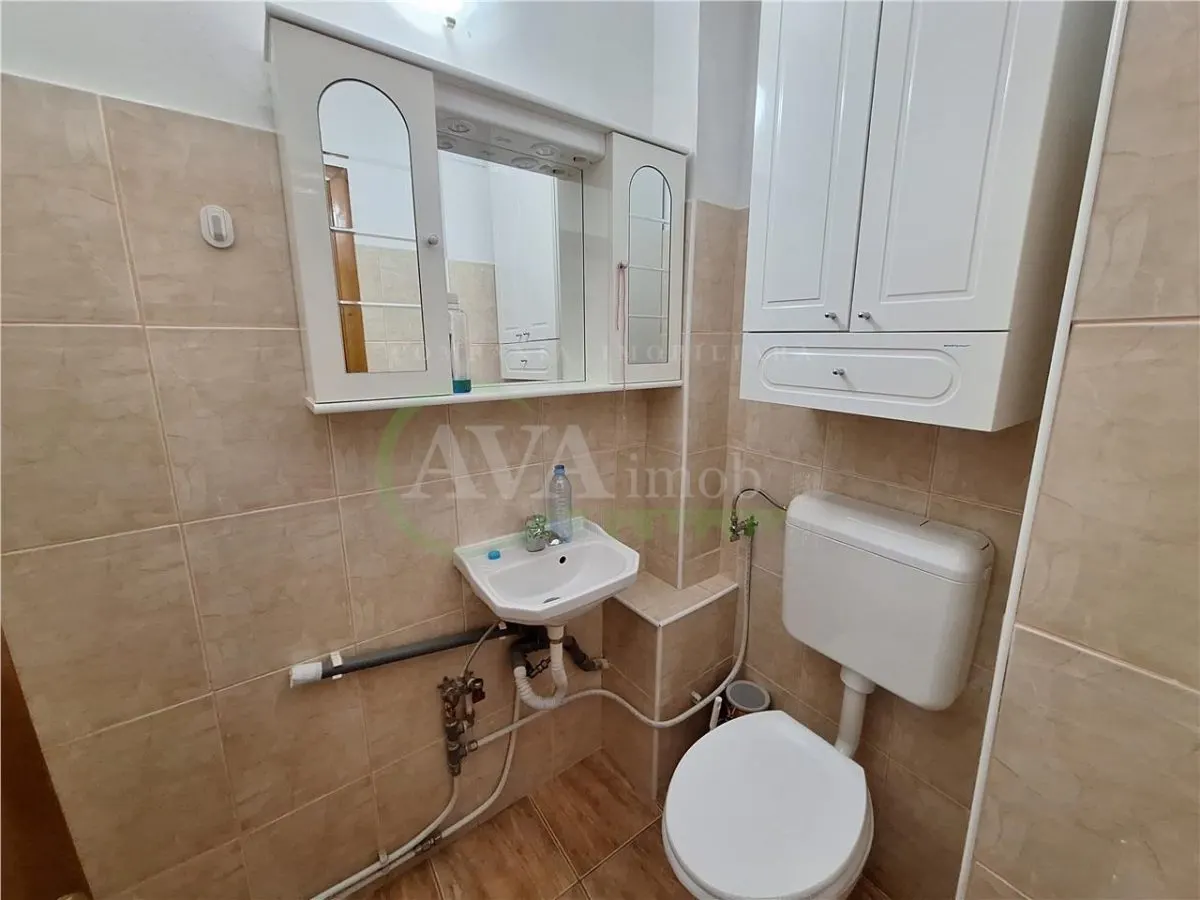 Apartament 3 camere decomandat , zona Nord-Bacau - foto 10