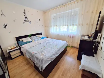 Apartament 3 camere semidecomandat  zona MIilcov - foto 4