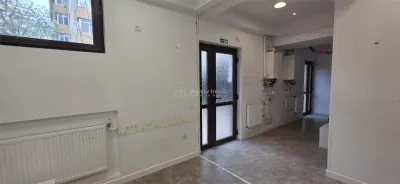 Spatiu comercial cu terasa de vanzare Sebastian - foto 10