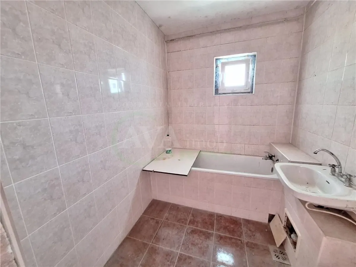 Apartament 3 camere decomandat Mioritei-Bacau - foto 11