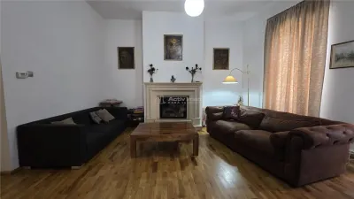 Casa boiereasca, eleganta,piscina, mobilata, teren 613 mp - Agronomie - Craiova
