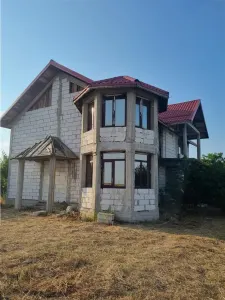 Casa -Vila si teren 1016mp in Nanov -Adamesti - Nanov