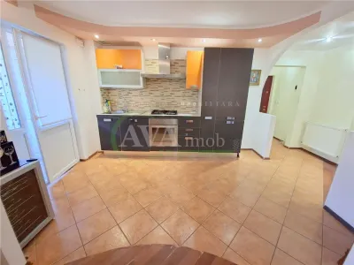 Apartamnet 3 decomandate, etaj 2, cu 2 bai, centrala, zona Ura - foto 22