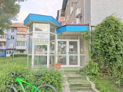 Spatiu comercial de inchiriat – Onesti, str. Republicii | Vad format, trafic pietonal - Onesti