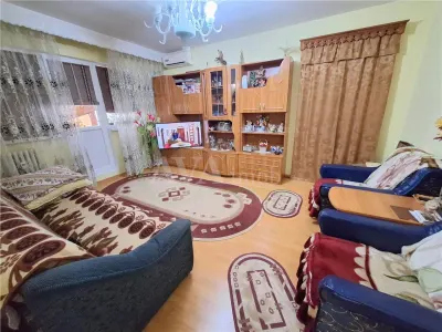 Apartament  2 camere semidecomandat, zona Orizont - Bacau