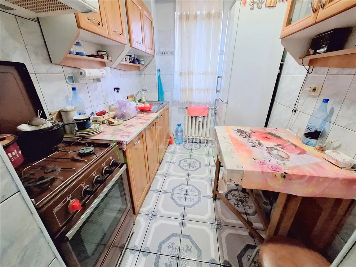 Apartament  2 camere semidecomandat, zona Orizont - foto 3