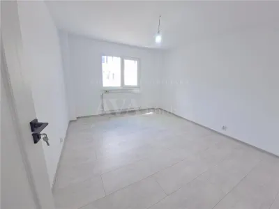 Garsoniera confort 1, etaj 2, cu centrala, nemobilata, zona Mioritei - Bacau