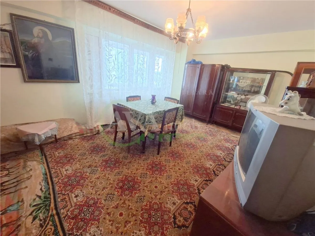 Apartament 2 decomandate, etaj 2, zona 9 Mai Ciupercute - foto 3