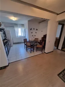Apartament 3 cam renovat  et 3 din 4  zona F-uri - foto 3