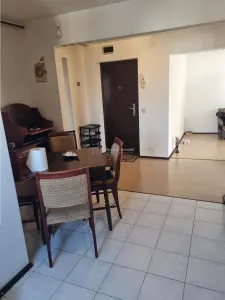 Apartament 3 cam renovat  et 3 din 4  zona F-uri - foto 9