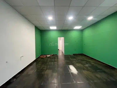 LUGOJ, DE INCHIRIAT – SPATIU COMERCIAL CENTRAL, 95 MP,  (LANGA POLITIE) - foto 2