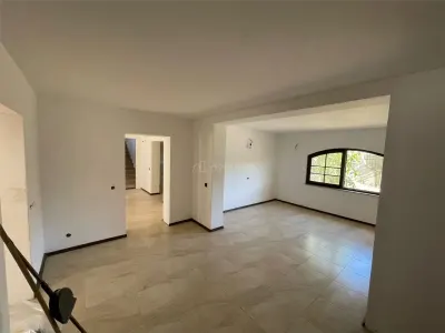 Casa individuala - Petresti Corbeanca - 9 camere - 533mp - 280mp teren- negociabil - foto 4