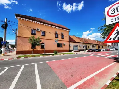 Vanzare spatiu comercial, Ghimbav, Central langa Primarie, vitrina - foto 24