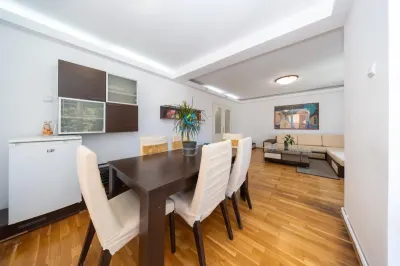 Vanzare casa imbratisata de natura in zona Bunloc, teren 445 mp - foto 11