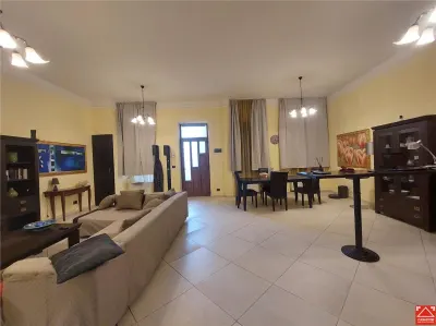 PRET REDUS! Apartament la cheie pe Bv. Revolutiei - foto 13