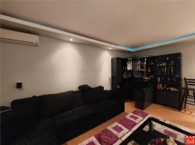 Apartament cu acces stradal pentru cabinet sau birou - foto 2