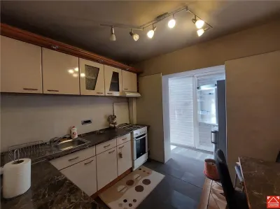 Apartament cu acces stradal pentru cabinet sau birou - foto 3