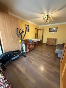 Vanzare apartament 2 camere decomandat, etaj 1, intrare Racadau - foto 14