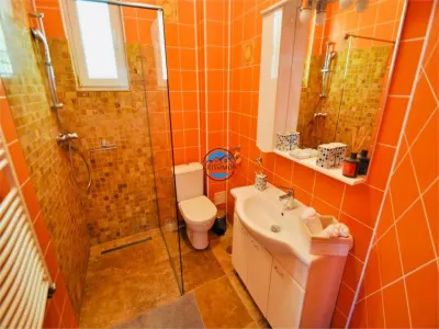 VILA DE INCHIRIAT IN MAMAIA - foto 8