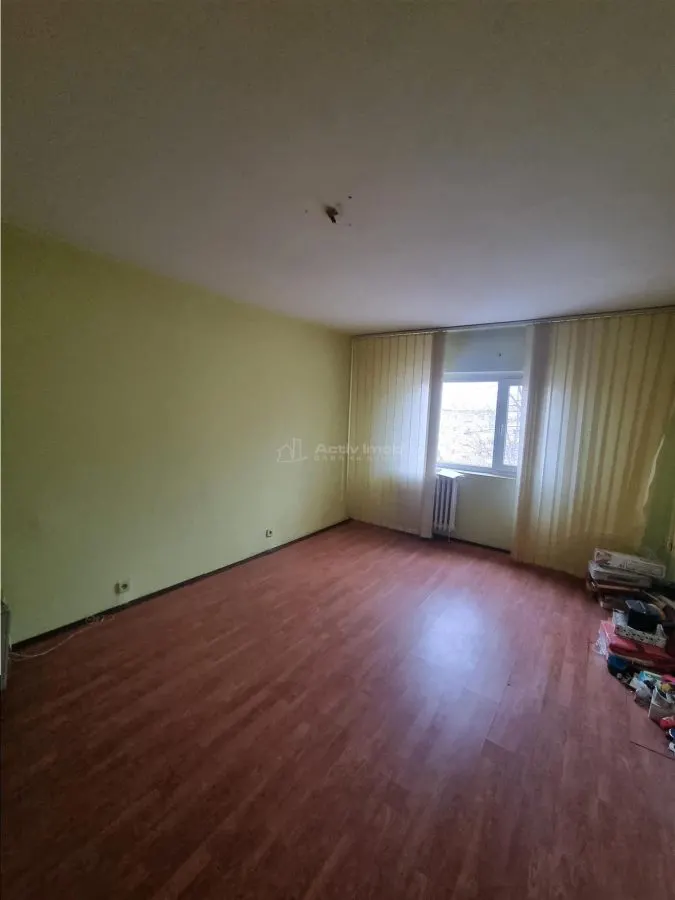 Apartament 3 cam, 2 bai , dcomandat  str Libertatii langa Piata - foto 3