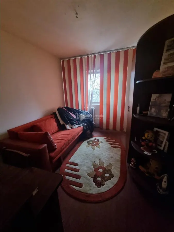 Apartament 3 cam, 2 bai , dcomandat  str Libertatii langa Piata - foto 8