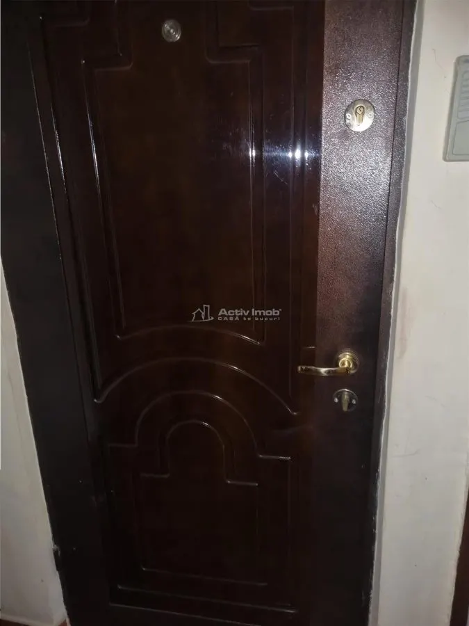 Apartament 3 cam, 2 bai , dcomandat  str Libertatii langa Piata - foto 9