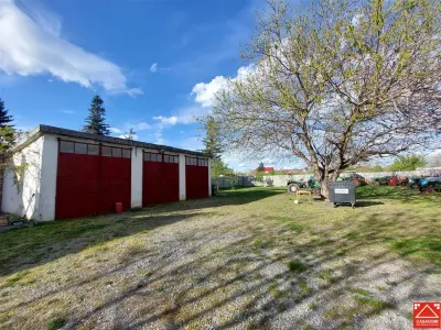 Casa mare, cu teren generos, pentru locuit sau afacere, in Santana - foto 21