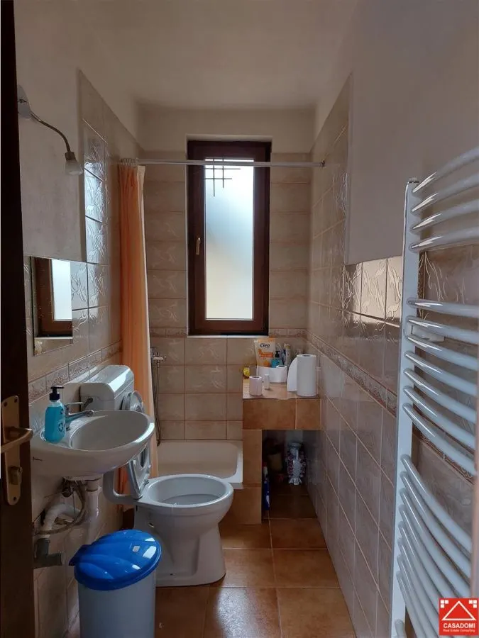 Casa mare pentru locuit sau birouri! De inchiriat sau de vanzare! - foto 15