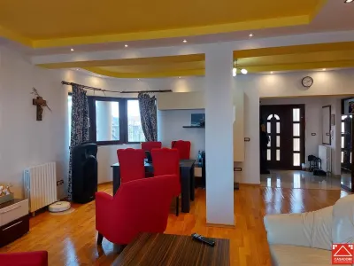 Casa spatioasa in Livada! - foto 2