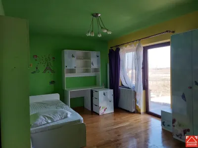 Casa spatioasa in Livada! - foto 8