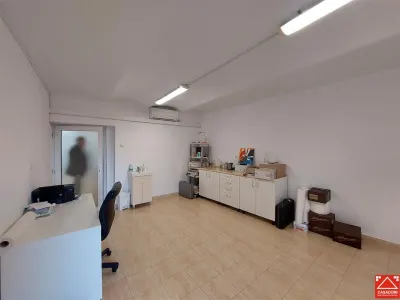 Spatiu comercial in zona Spitalului Municipal - foto 3